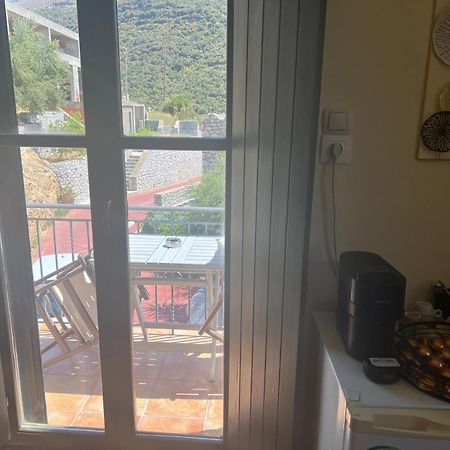 Onar Mani Suites Néon Oítilon Kültér fotó