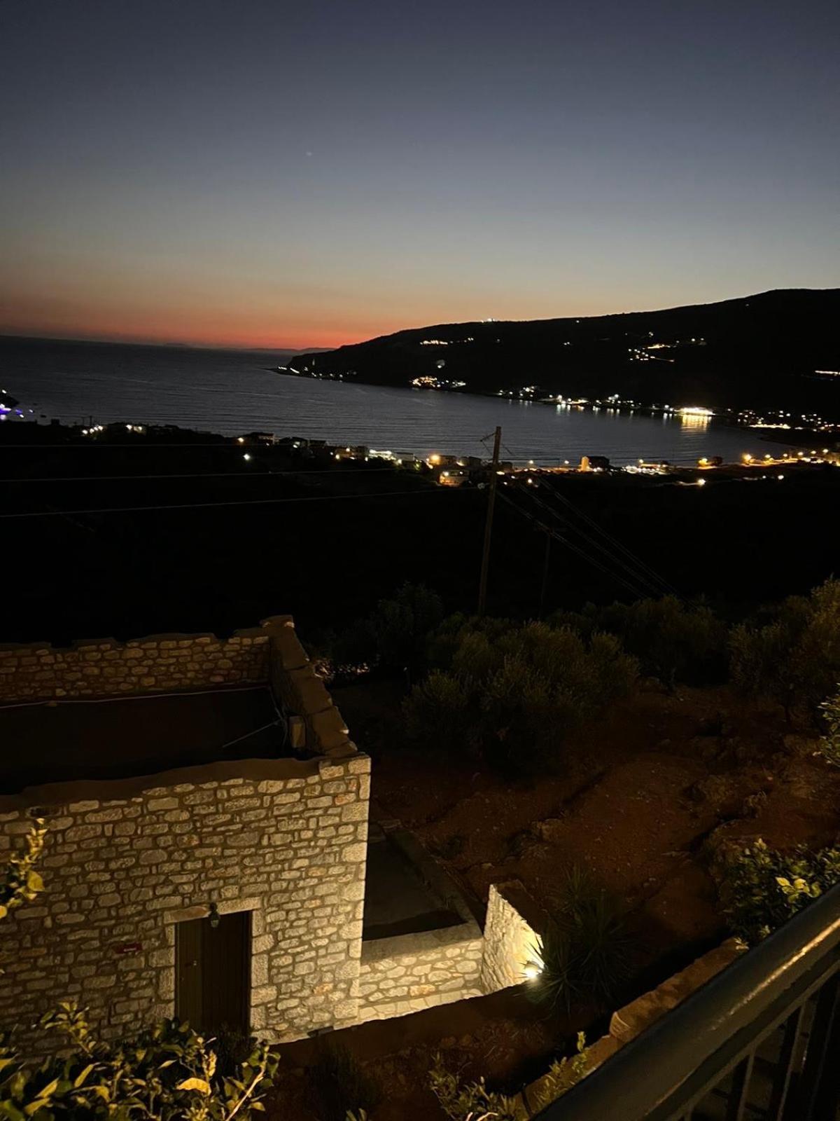 Onar Mani Suites Néon Oítilon Kültér fotó