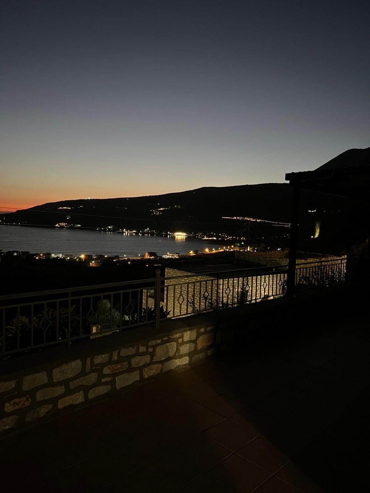 Onar Mani Suites Néon Oítilon Kültér fotó