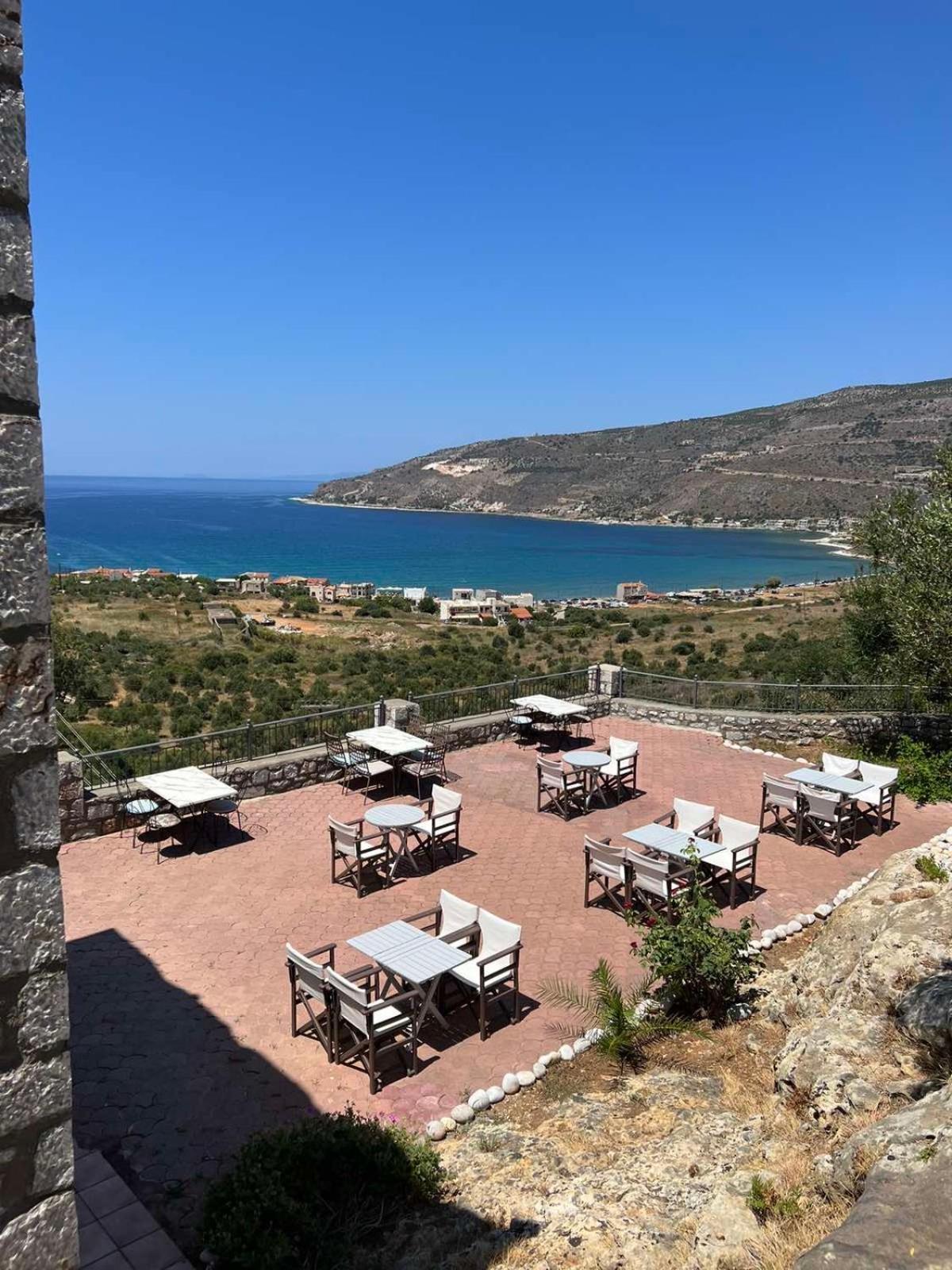 Onar Mani Suites Néon Oítilon Kültér fotó