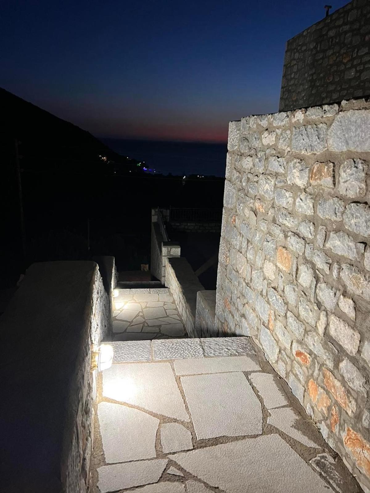 Onar Mani Suites Néon Oítilon Kültér fotó