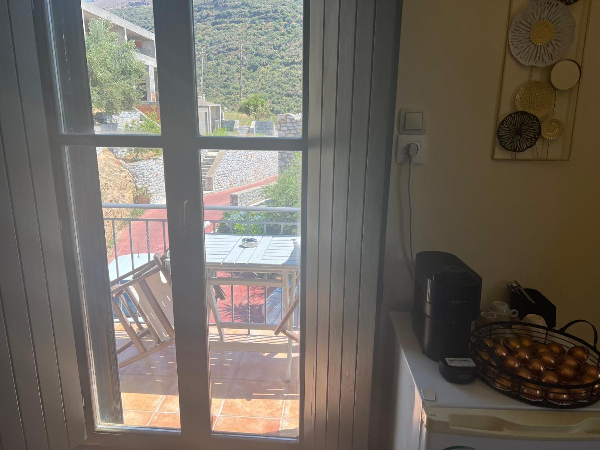 Onar Mani Suites Néon Oítilon Kültér fotó
