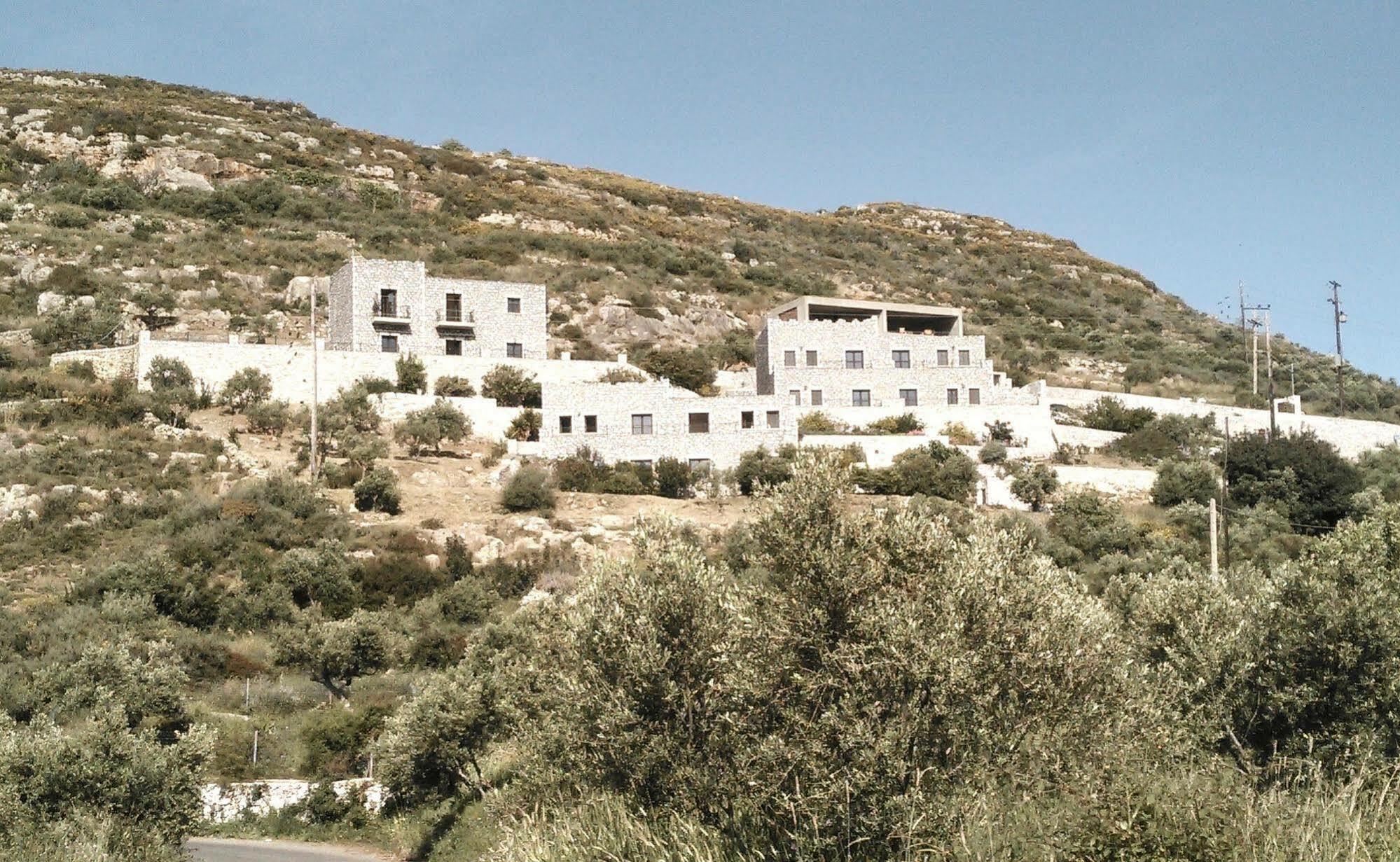 Onar Mani Suites Néon Oítilon Kültér fotó