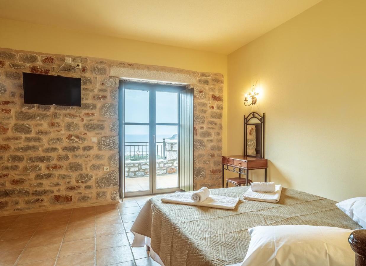 Onar Mani Suites Néon Oítilon Kültér fotó
