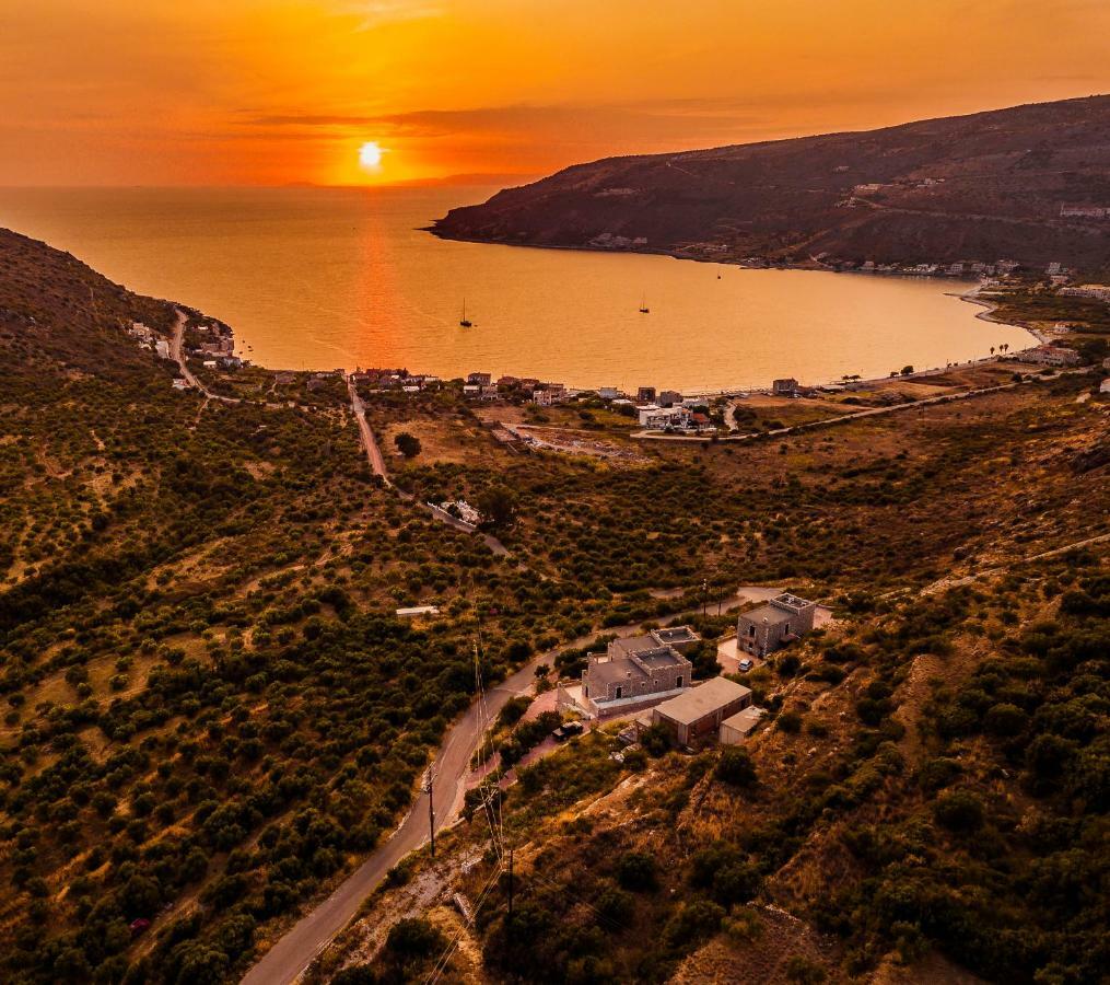 Onar Mani Suites Néon Oítilon Kültér fotó